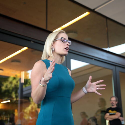 Sinema’s Centrist Stance May Not Help Her Win Re-Election: Political Analysts